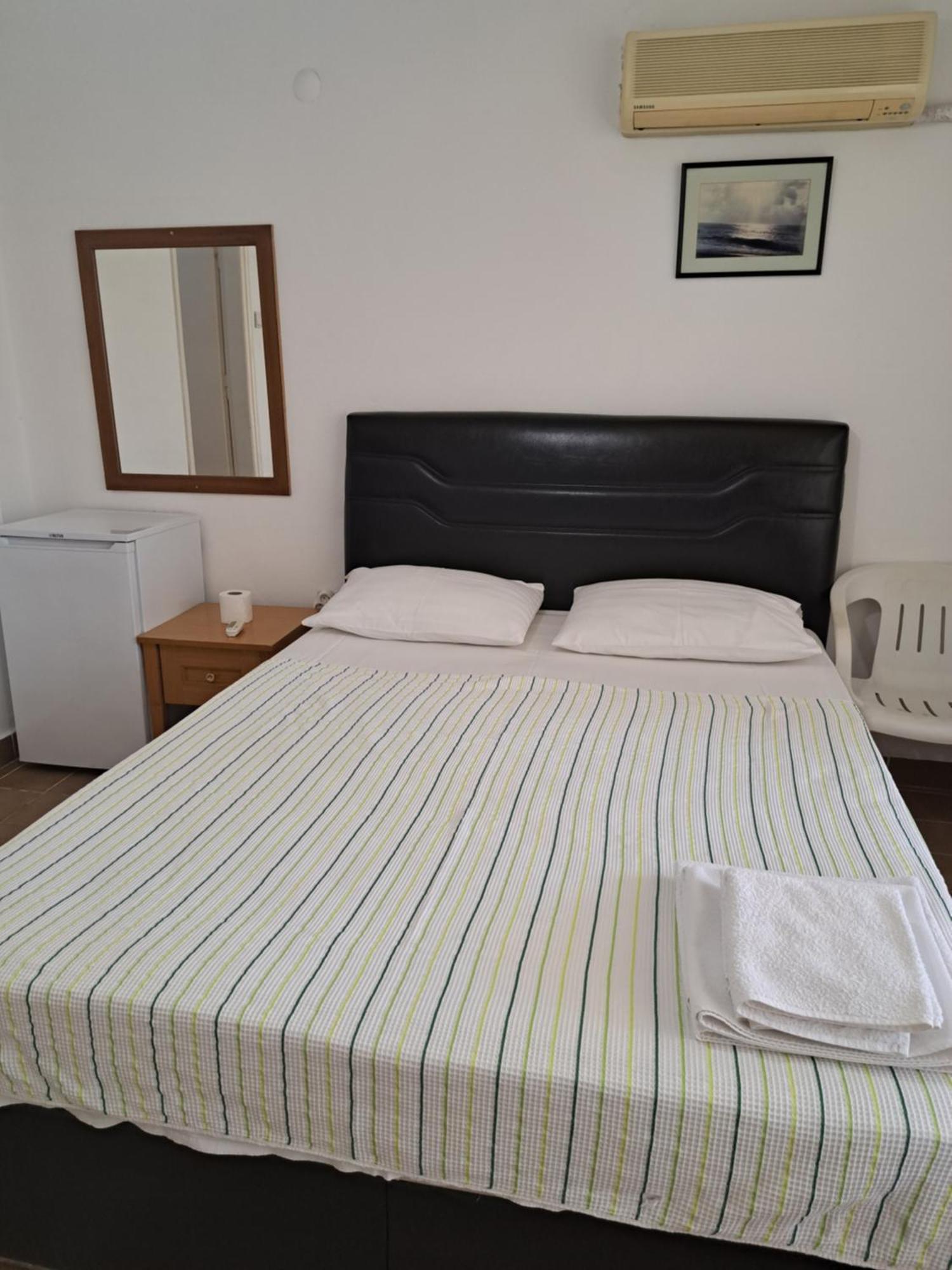 Martili Villa Lara Antalya Phòng bức ảnh